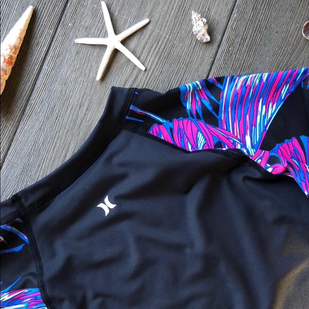 🌸🌴HURLEY RASH GUARD🌴🌸 - Picture 7 of 7